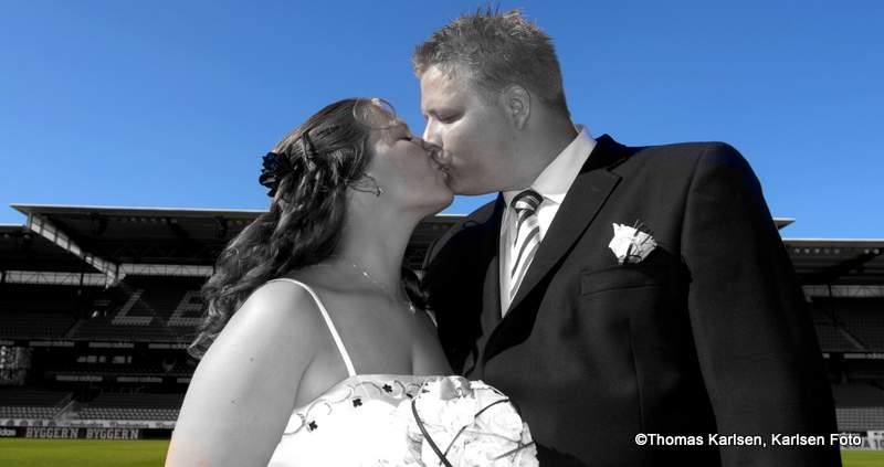 Jill og Frodo gifter seg på Lerkendal stadion 2011